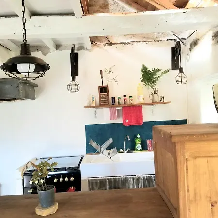 Aveyron Avec Vue Riviere, Proche Albi Holiday home Requista