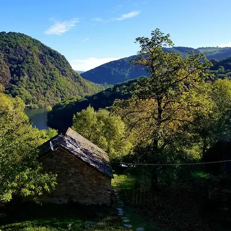 Soulié Du Tarn Avec Magnifique Vue Sur La Rivière Et La Vallée *