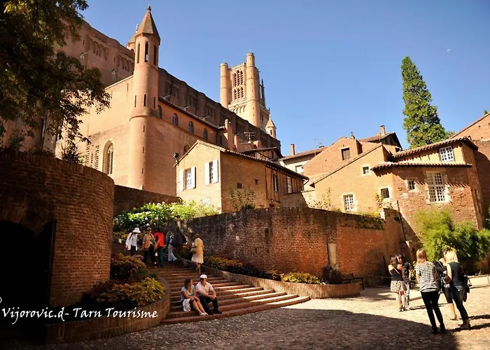 Aveyron Avec Vue Riviere, Proche Albi * Réquista